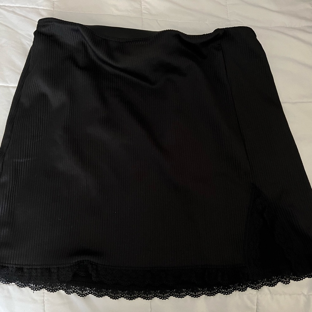 H&M laced skirt
